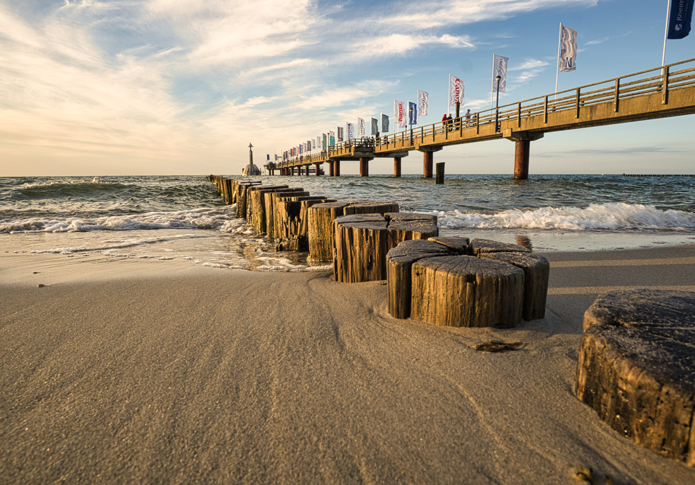 Das Ostseebad Zingst gehört zu den beliebtesten Ausflugszielen auf der Halbinsel Fischland-Darß-Zingst und ist von Prerow aus bequem mit dem Fahrrad erreichbar.